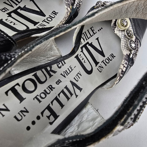 Tour en Ville Black Patent Snakeskin Mary Jane Heels Size 10
