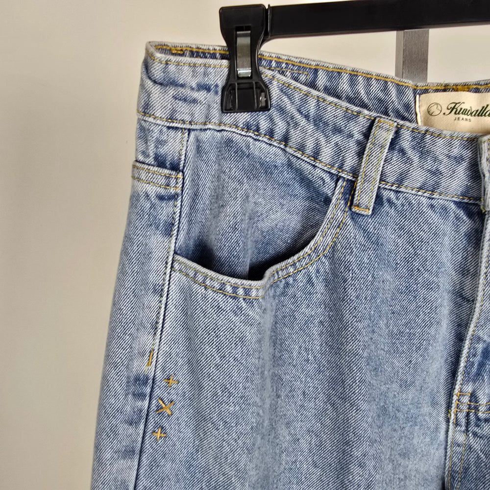 Kuwalla Low Rise Cargo Wide Leg Light Wash Jeans Size 28