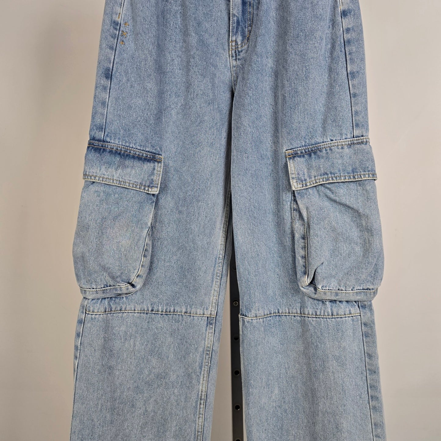 Kuwalla Low Rise Cargo Wide Leg Light Wash Jeans Size 28