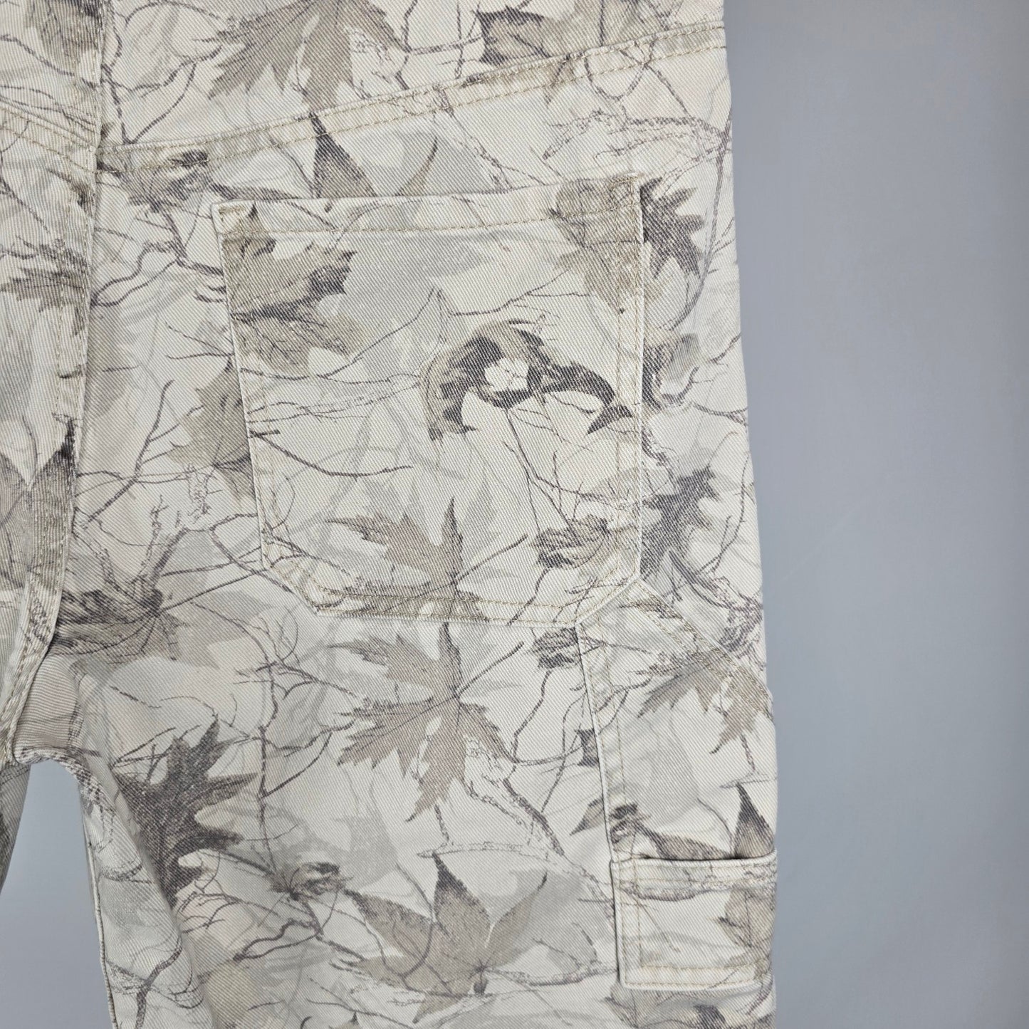 Refuge Beige Woodland Camo Bermuda Shorts Size M