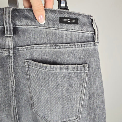 Liverpool Los Angeles Kessler Raw Hem Cropped Flare Jeans Size 4/27