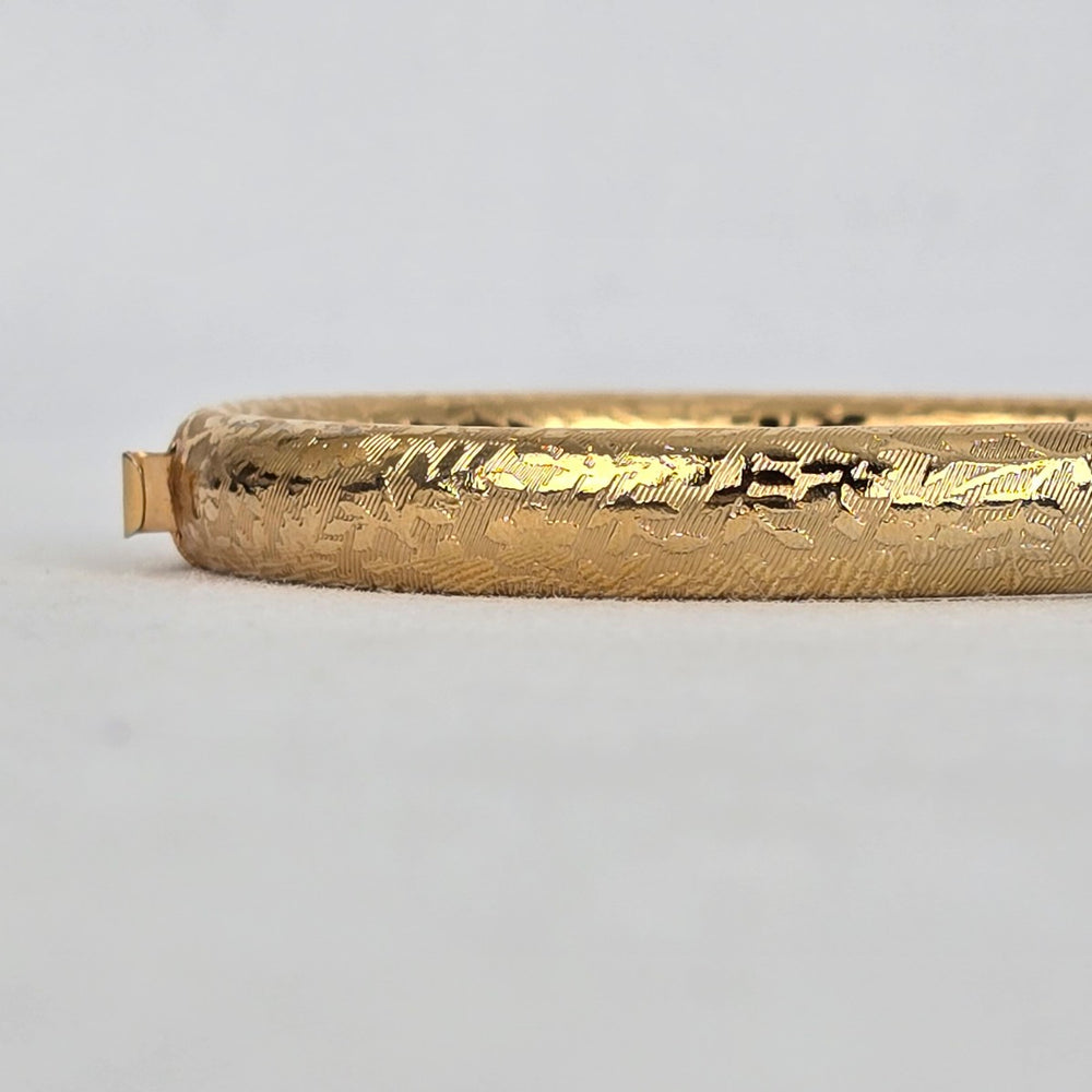 Vintage Floral Etched Gold Tone Hinged Bangle Bracelet