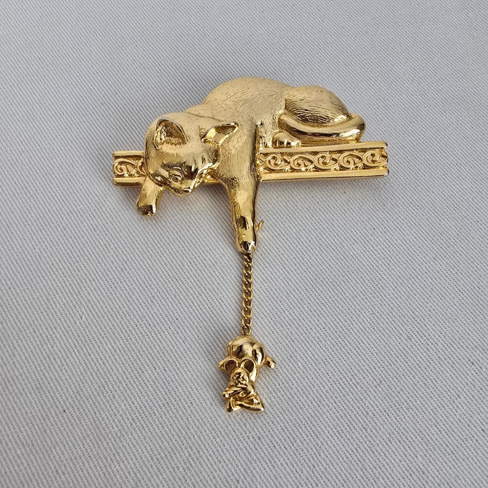 Vintage Gold Tone Cat Pin Figural Brooch with Mouse