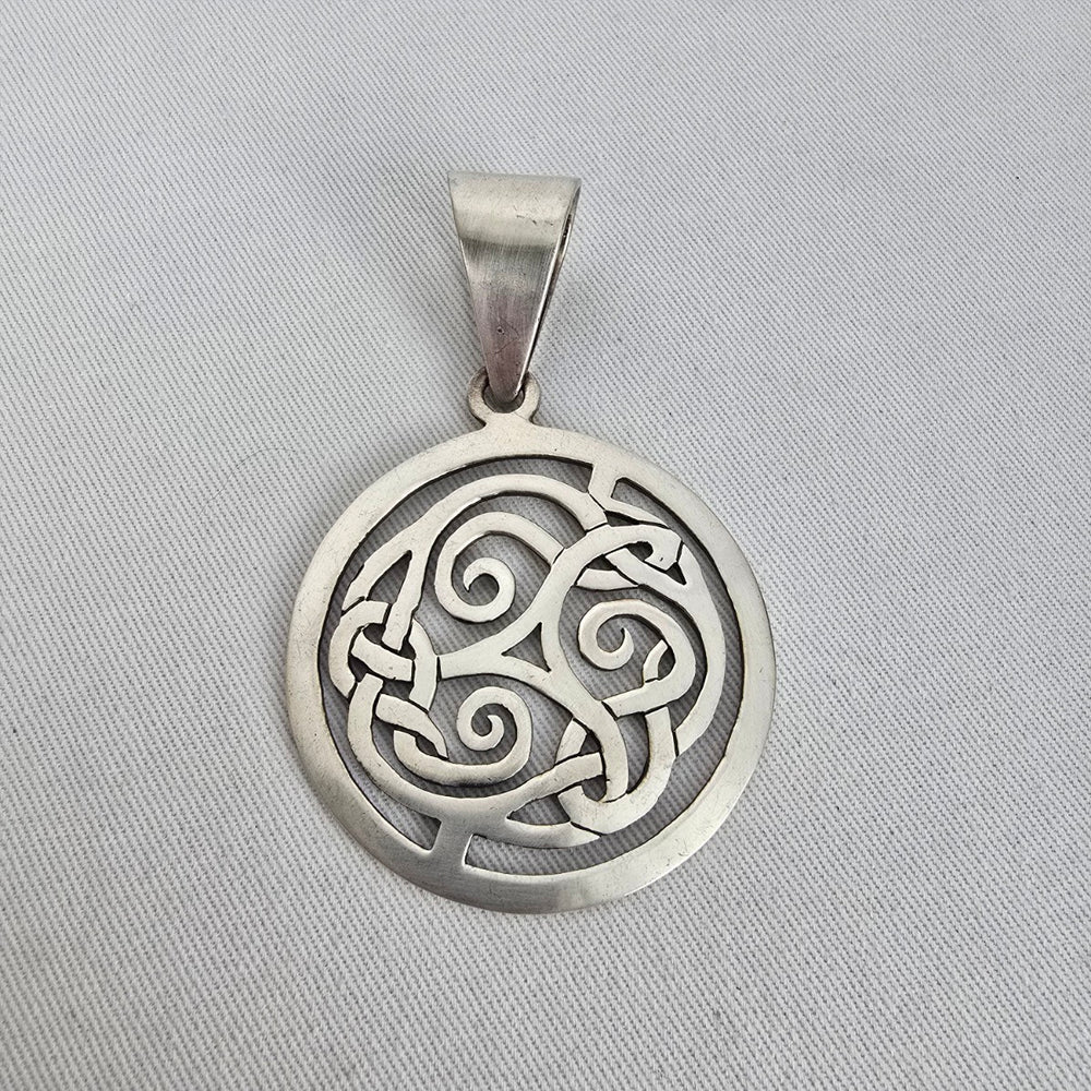 Vintage Silpada Sterling Silver 925 Handmade Celtic Knot Large Circle Pendant