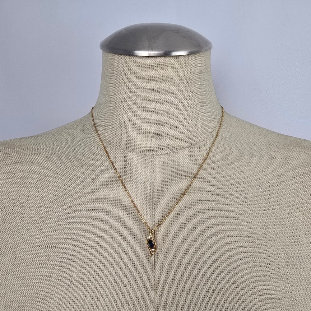 Vintage Gold Tone Blue Crystal Pendant Necklace