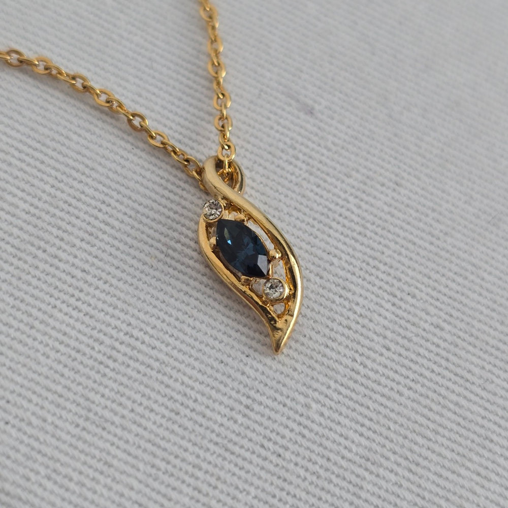 Vintage Gold Tone Blue Crystal Pendant Necklace