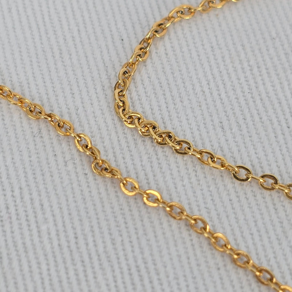 Vintage Gold Tone Blue Crystal Pendant Necklace