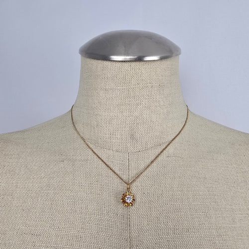 Vintage Gold Tone Daisy Crystal Necklace