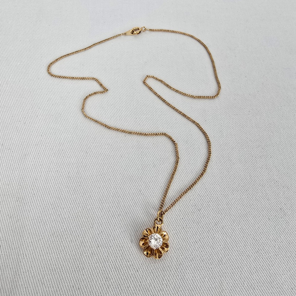Vintage Gold Tone Daisy Crystal Necklace
