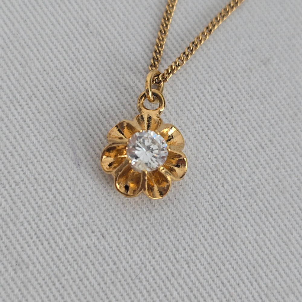 Vintage Gold Tone Daisy Crystal Necklace