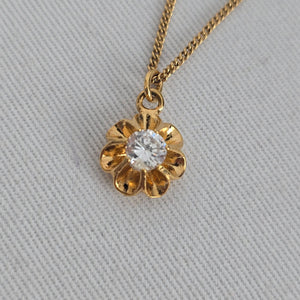 Vintage Gold Tone Daisy Crystal Necklace