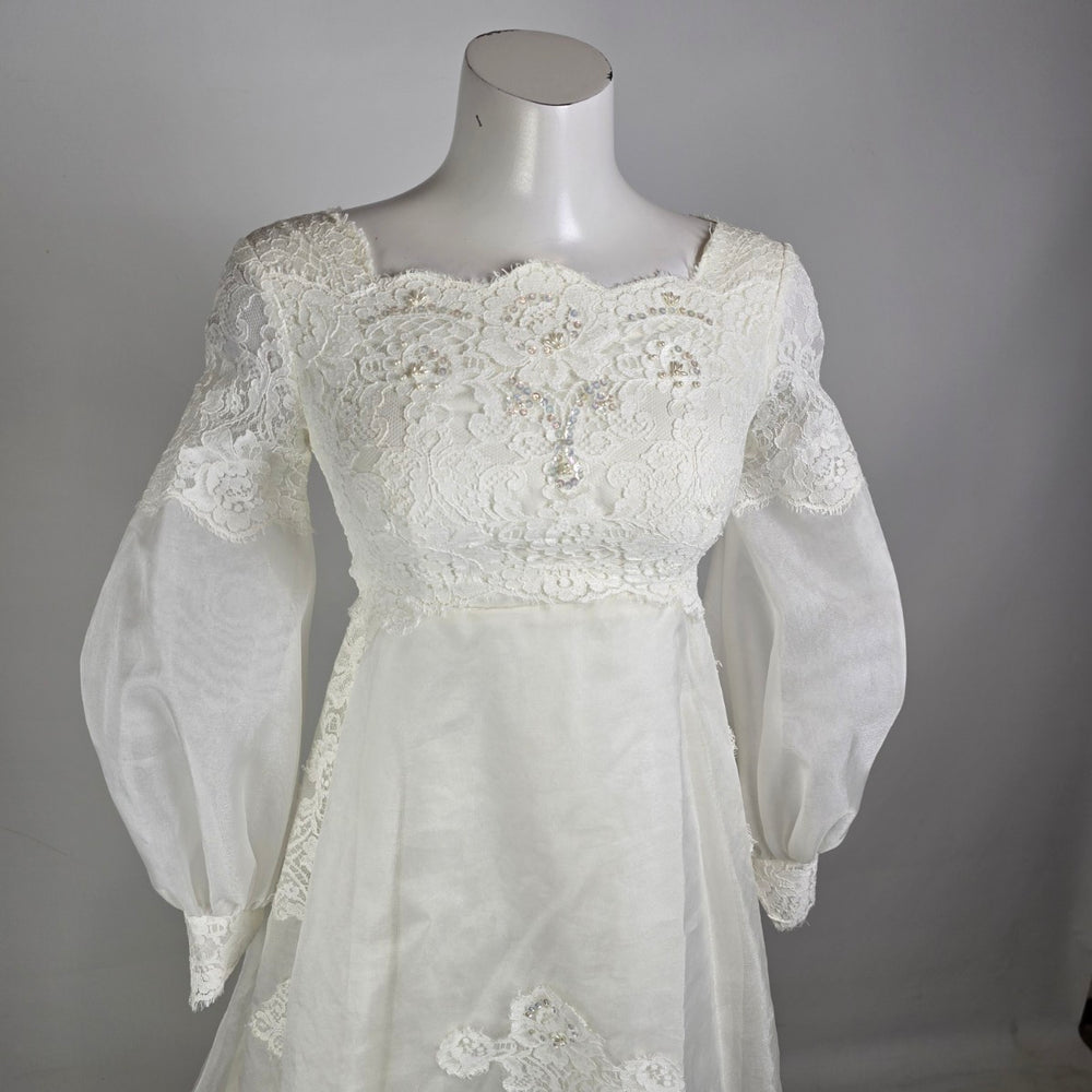 Vintage 70s Wedding Dress Size S/M White Lace Puff Sleeve Bridal Gown Fairytale Princess Dress