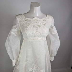 Vintage 70s Wedding Dress Size S/M White Lace Puff Sleeve Bridal Gown Fairytale Princess Dress