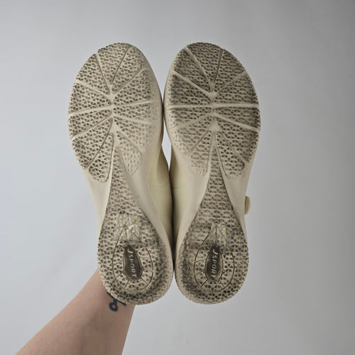 JSport by Jambu Melody Mary Jane Flats Cream Comfort Shoes Size 8