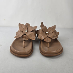 Saint Savoy Floral Leather Flip Flop Sandals Taupe Comfort Slides Size 10
