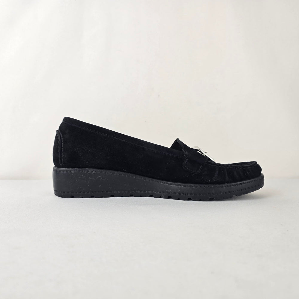 Stuart Weitzman Black Suede Loafers Silver Hardware Flats Size 9