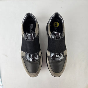 IGI & CO Italian Leather Sneakers Gray Black Slip On Comfort Shoes Size 8.5