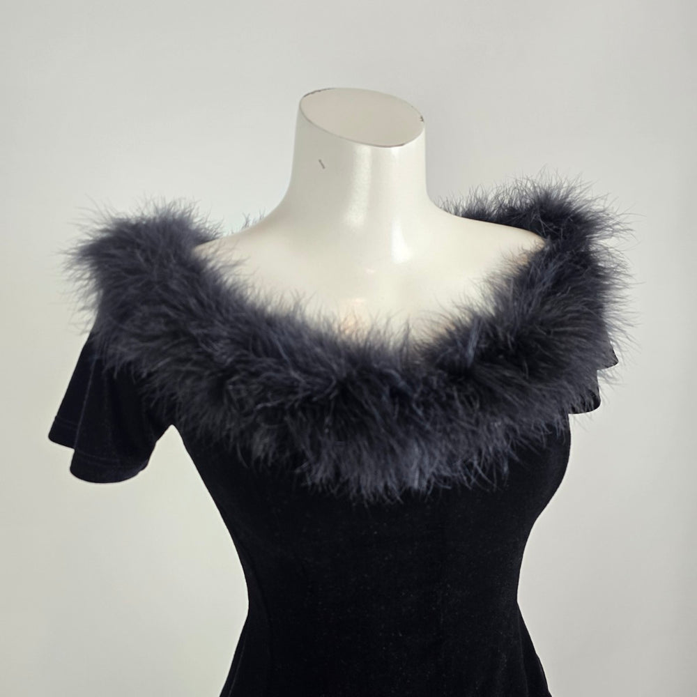 Vintage Vera Mont France Black Velvet Feather Trim Top Size 6