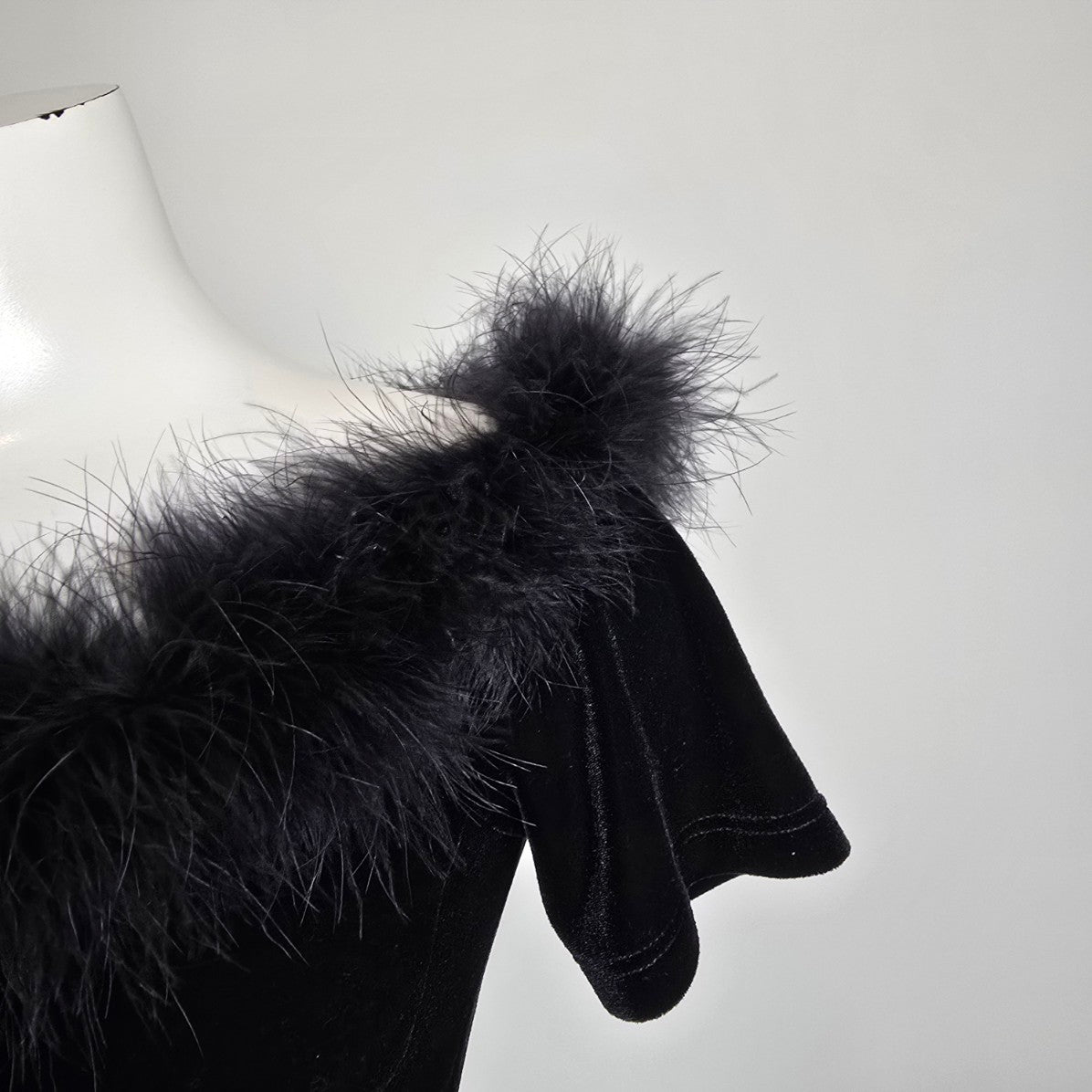 Vintage Vera Mont France Black Velvet Feather Trim Top Size 6
