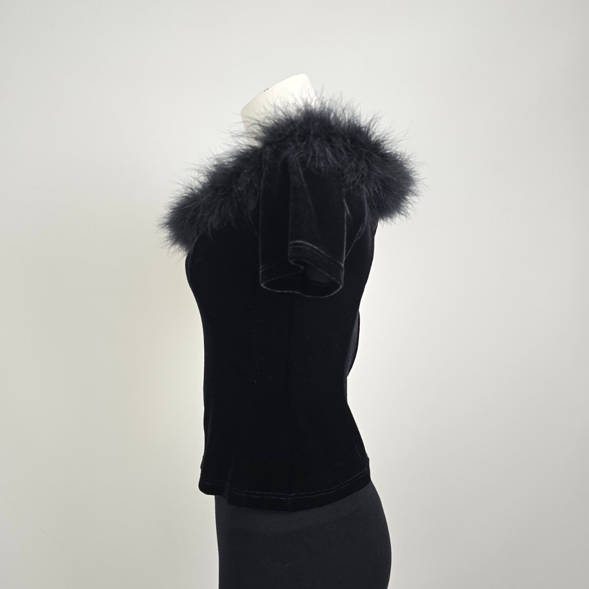 Vintage Vera Mont France Black Velvet Feather Trim Top Size 6
