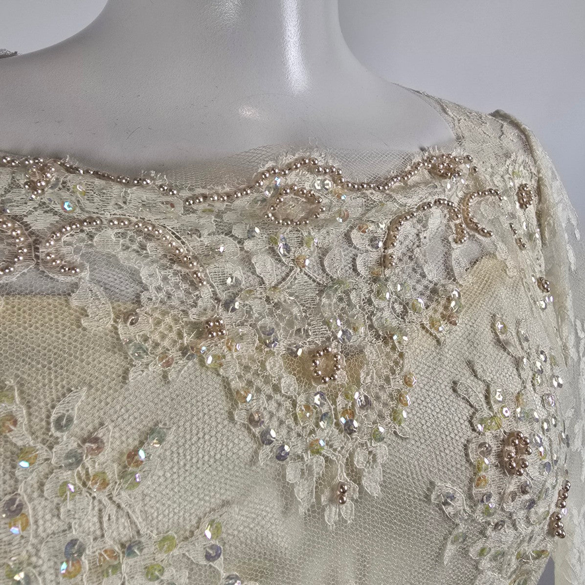 Vintage Lace Tulle Wedding Dress Long Sleeve Bridal Gown