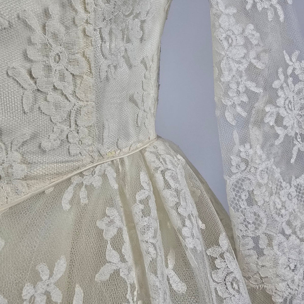 Vintage Lace Tulle Wedding Dress Long Sleeve Bridal Gown