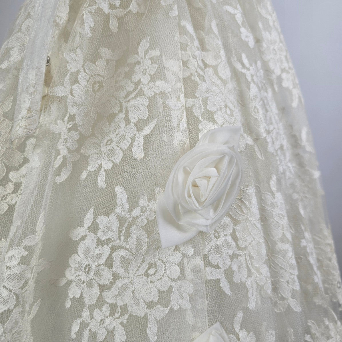 Vintage Lace Tulle Wedding Dress Long Sleeve Bridal Gown