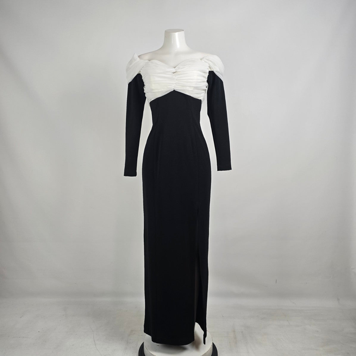 Vintage Lori Ann Black White Off Shoulder Formal Gown Sz 10