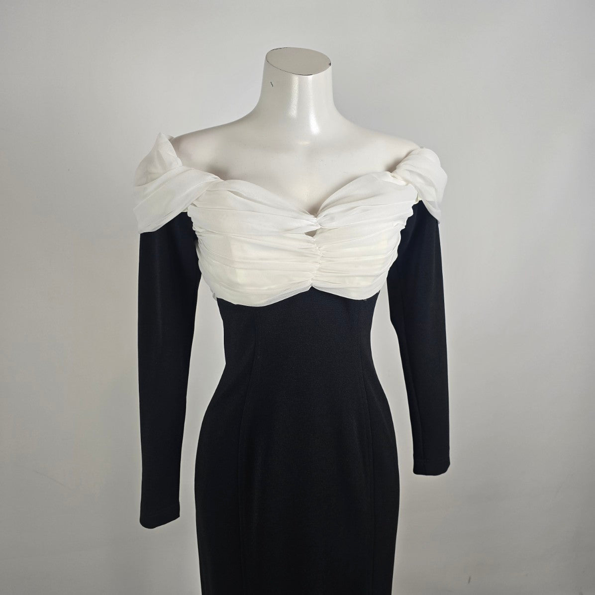 Vintage Lori Ann Black White Off Shoulder Formal Gown Sz 10