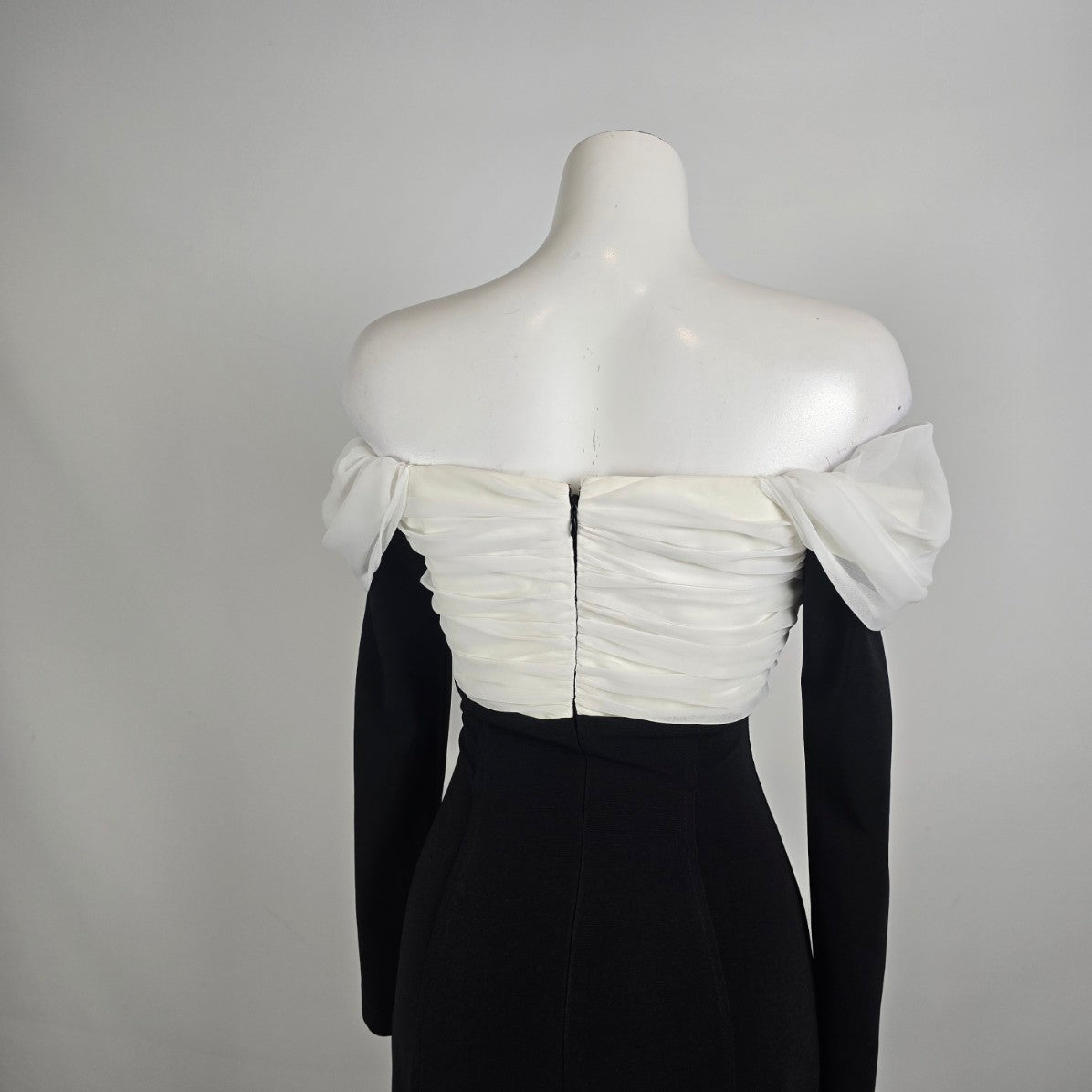 Vintage Lori Ann Black White Off Shoulder Formal Gown Sz 10