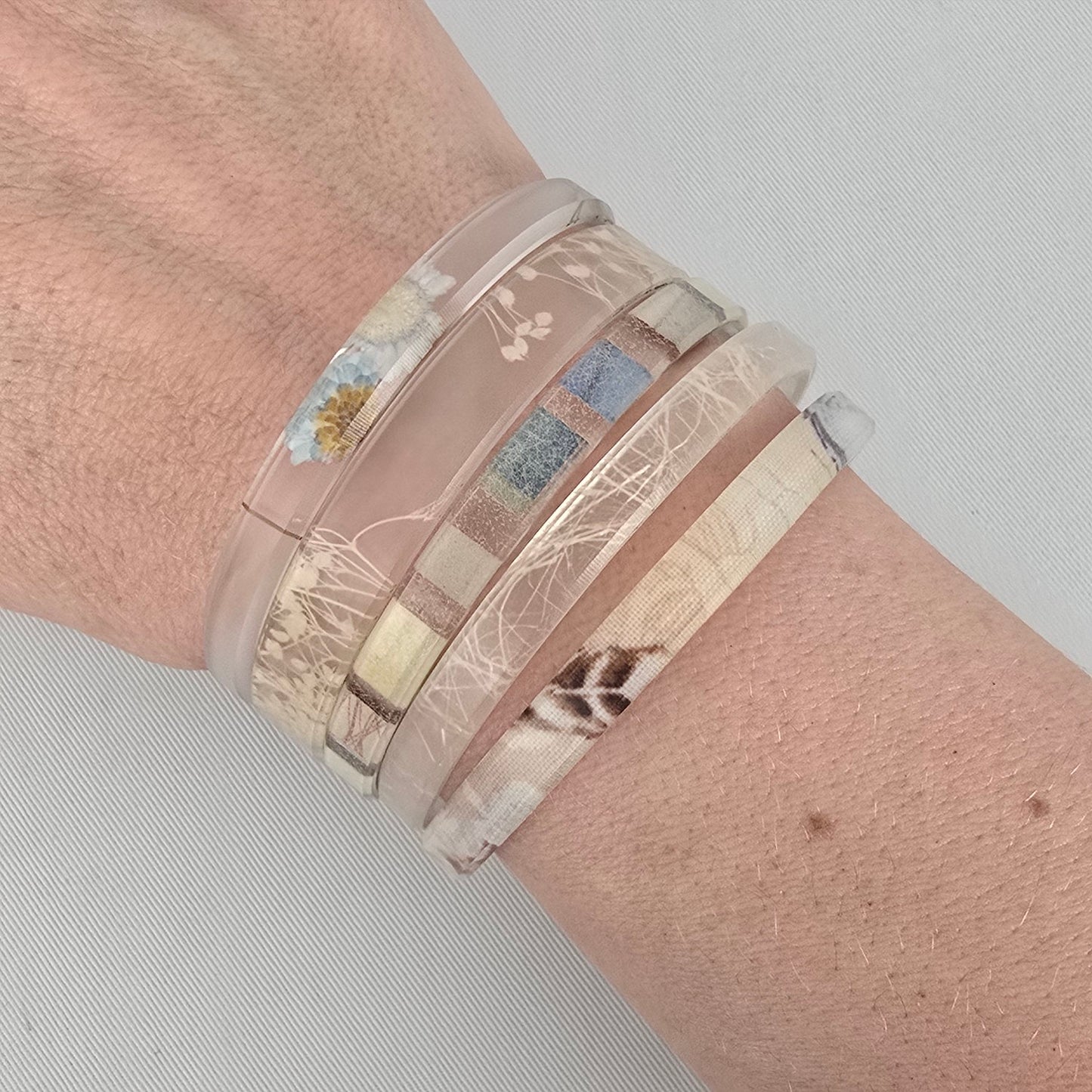 Color By Amber Neutral Floral Stacking Bangle Bracelet Set