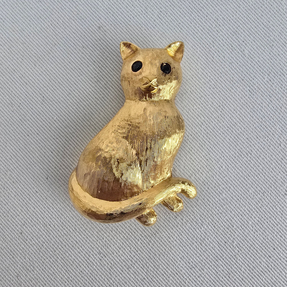 Dorlan Vintage Gold Tone Cat Brooch Black Rhinestone Eyes