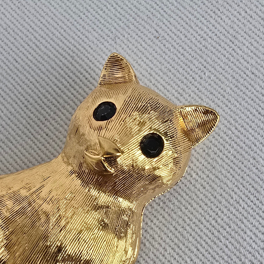 Dorlan Vintage Gold Tone Cat Brooch Black Rhinestone Eyes