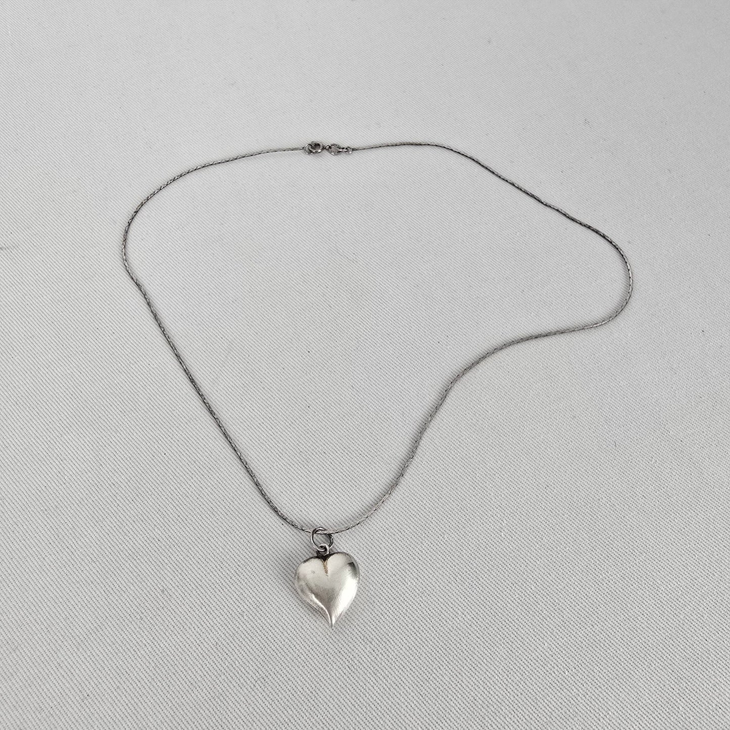 Vintage Silver Tone Heart Pendant Necklace Dainty Minimalist Jewelry