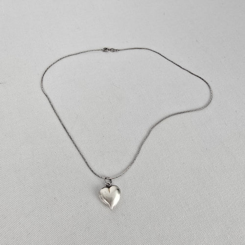 Vintage Silver Tone Heart Pendant Necklace Dainty Minimalist Jewelry