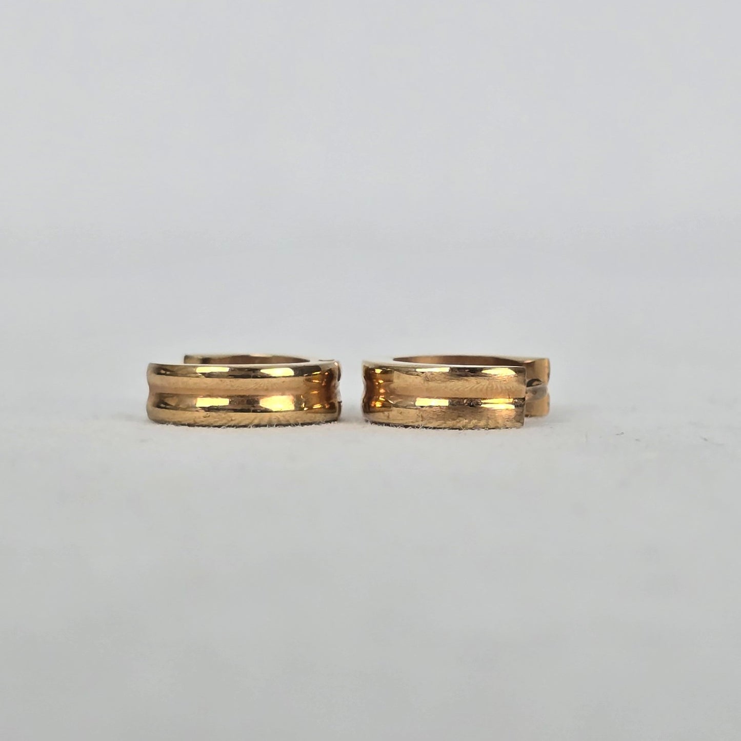 Gold Tone 100X Huggie Hoop Earrings Small Wide Band Grooved Detail