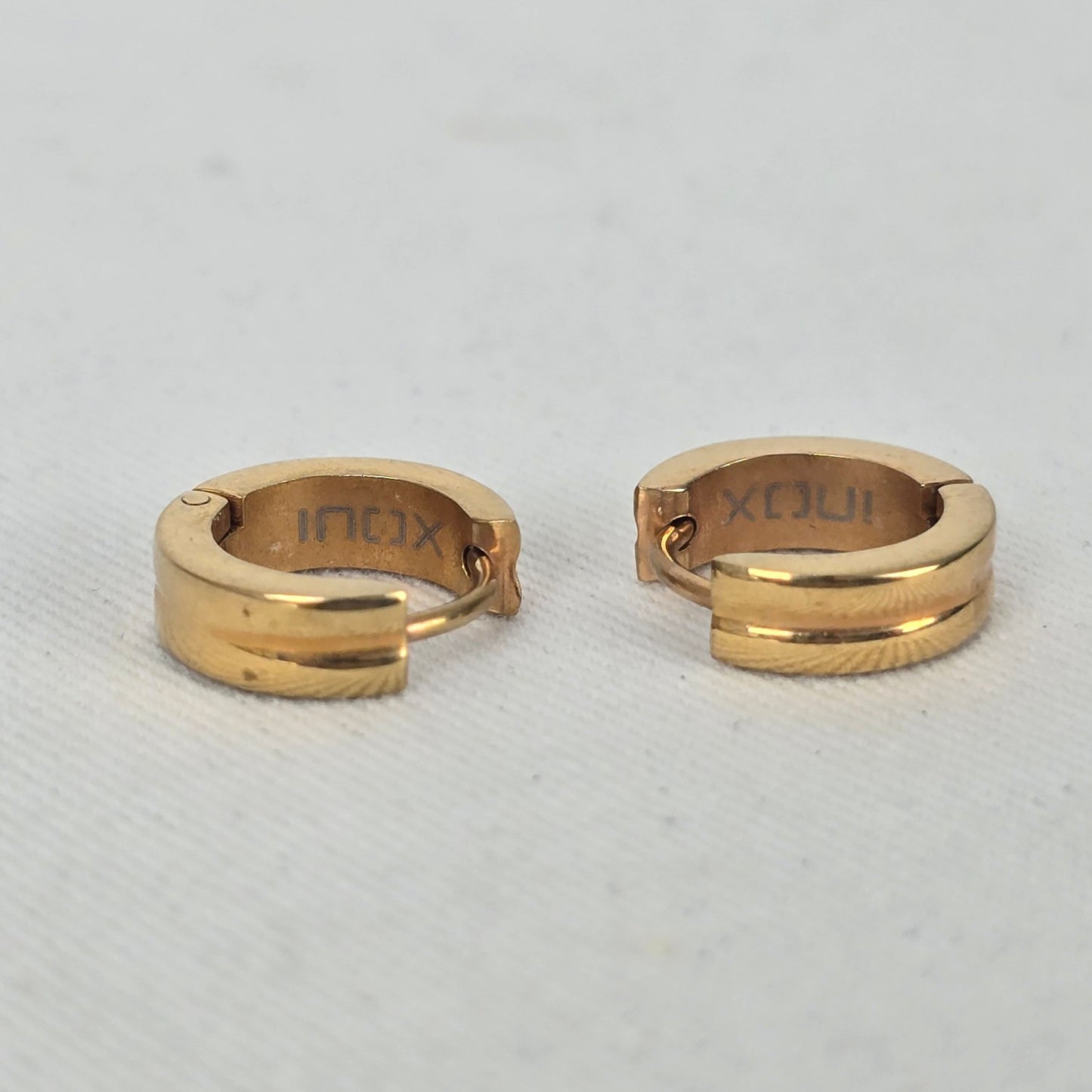 Gold Tone 100X Huggie Hoop Earrings Small Wide Band Grooved Detail