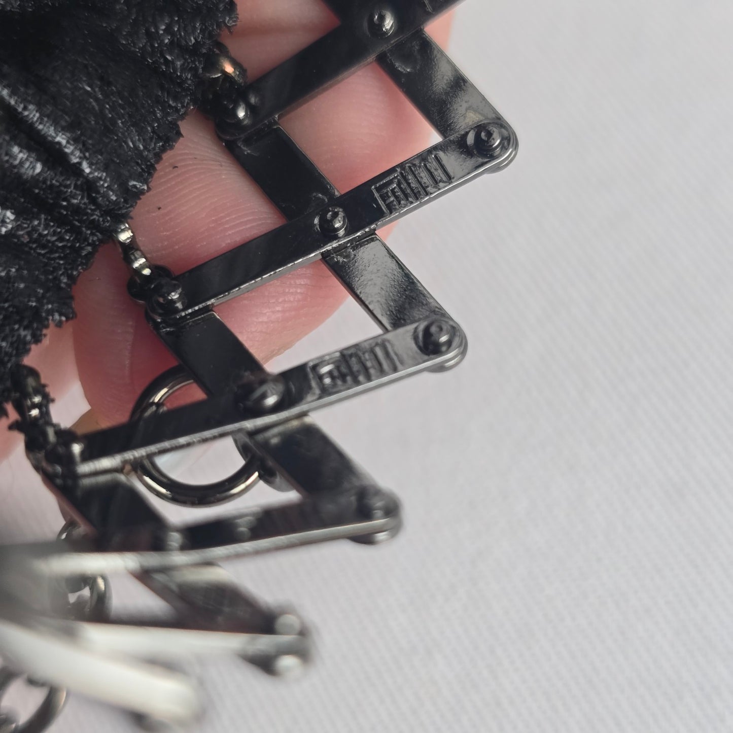 Vintage Style Mini Metal Mesh Purse Keychain Black Silver Coin Bag