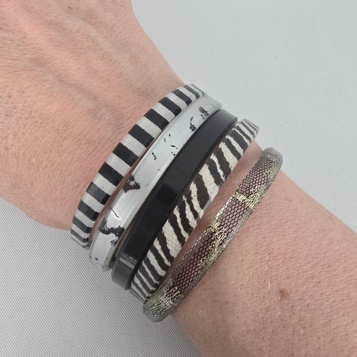 Color by Amber Black White Patterned Stackable Bangle Bracelet Set