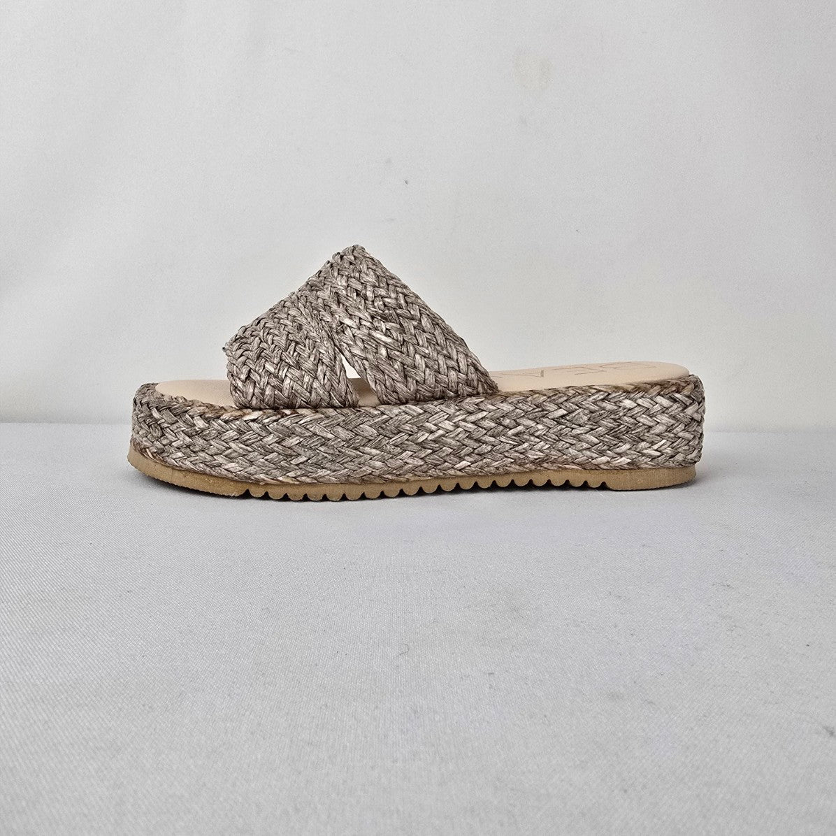 Beach by Matisse Braided Platform Slide Sandals Natural Woven Raffia Size 6