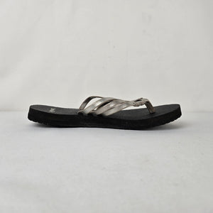 Sanuk Metallic Silver Strap Flip Flop Sandals Black Footbed Size 5W