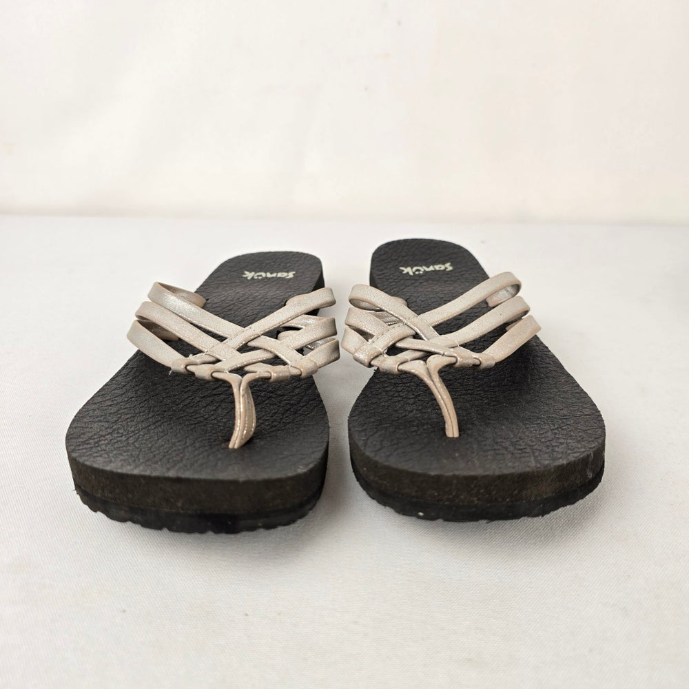Sanuk Metallic Silver Strap Flip Flop Sandals Black Footbed Size 5W