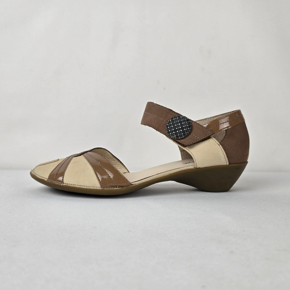 Fugitive Francesco Rossi Leather Low Heel Sandals Brown Beige