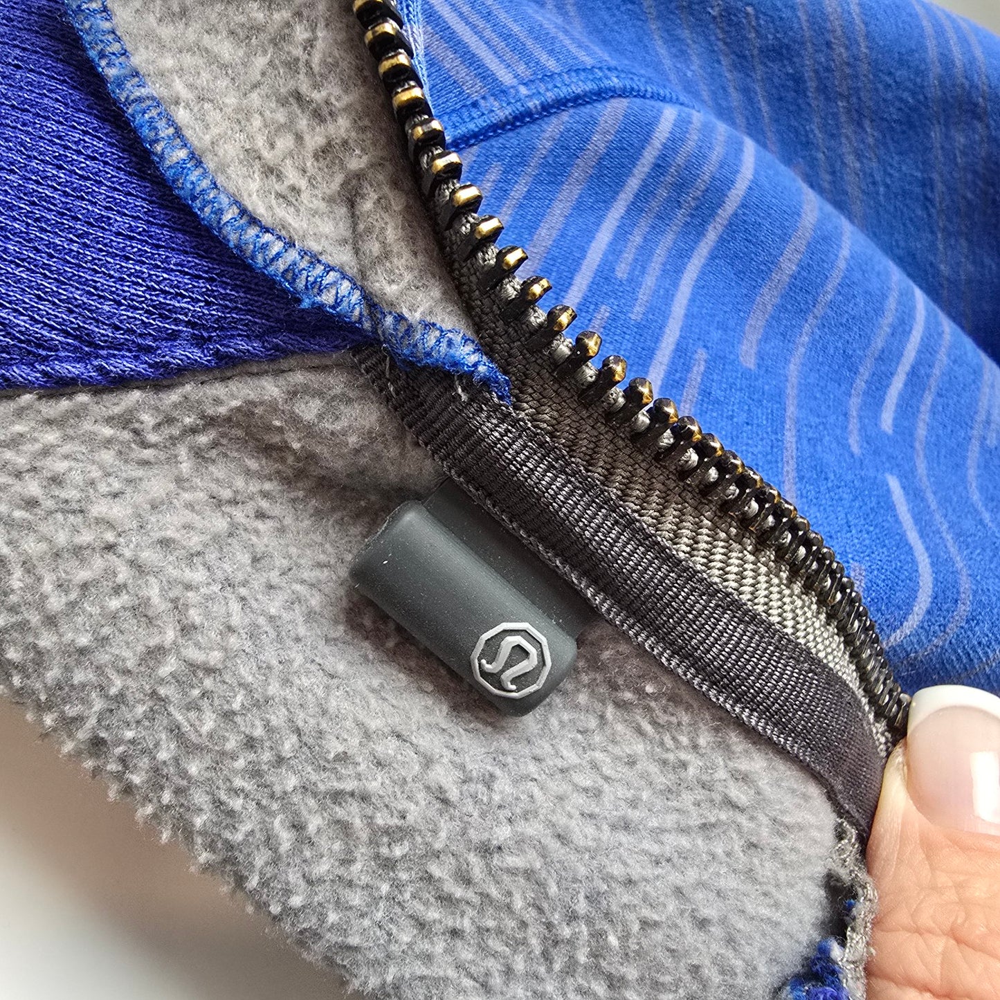 Lululemon Full Zip Fleece Lined Hoodie Blue Gray Striped XL