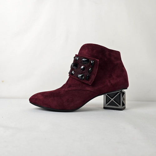 Kiss Kiss Burgundy Suede Jeweled Ankle Boots Size 9