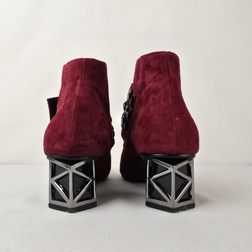 Kiss Kiss Burgundy Suede Jeweled Ankle Boots Size 9