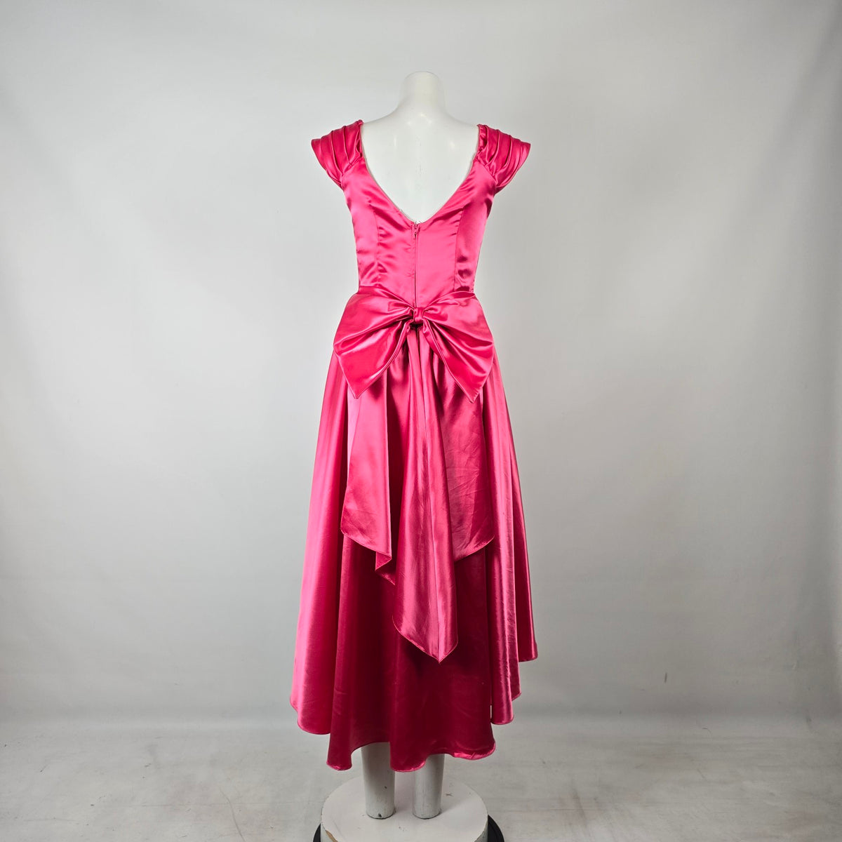 hot pink 80s dress Vintage Satin Fit & Flare Formal Size S – DYL Fashions But if you lived Product ID:AD5E211660_AA355_M SIZE:10 US - 29 MX Petal & Pup Anabelle