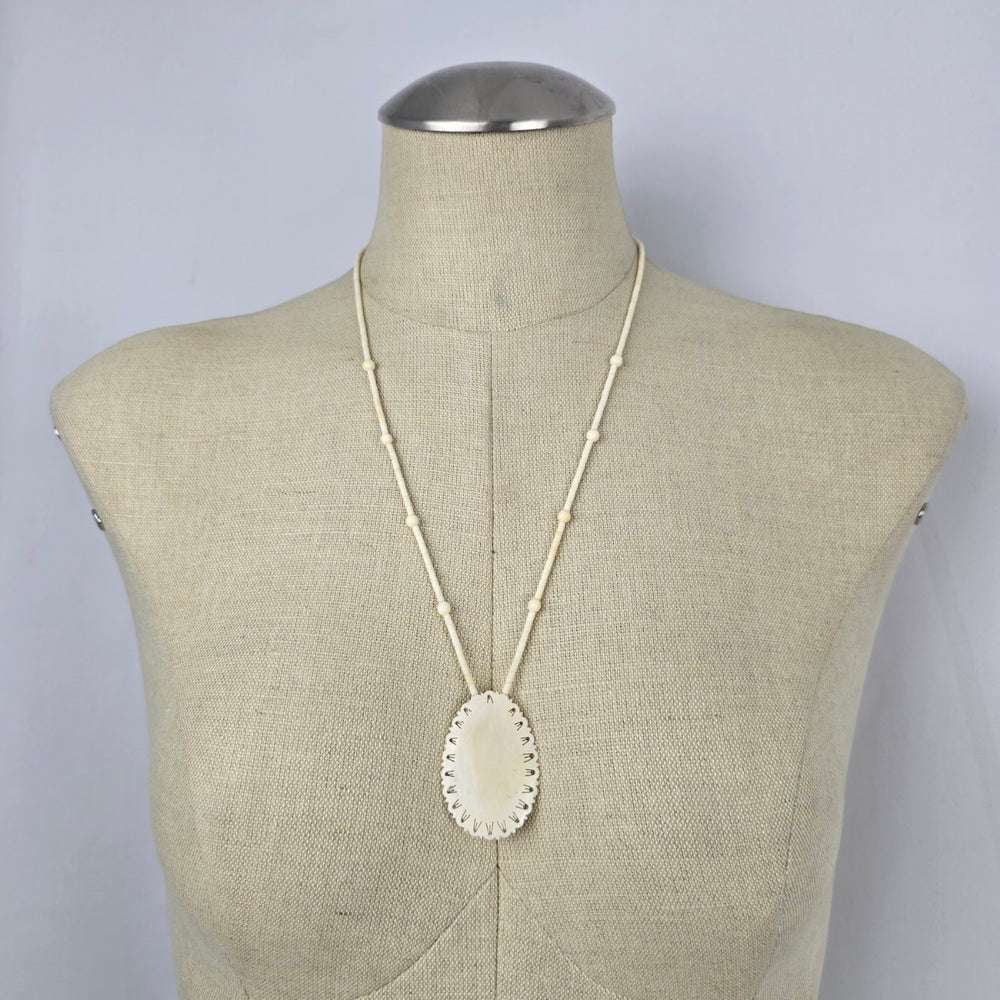 Cream Carved Pendant Beaded Necklace