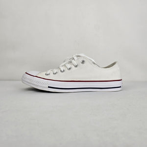 Converse Chuck Taylor All Star White Low Tops Size W9