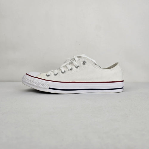 Converse Chuck Taylor All Star White Low Tops Size W9
